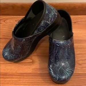 Dansko nursing shoes